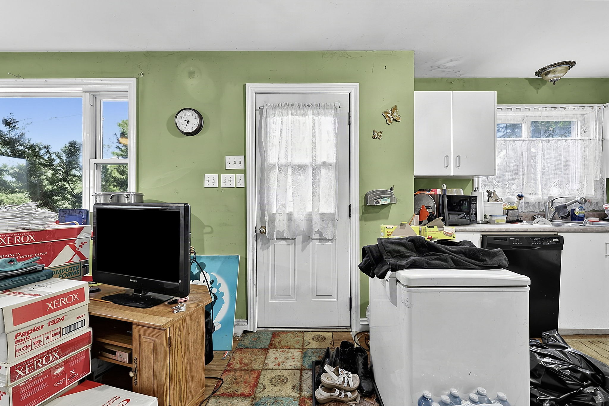  Photo 8