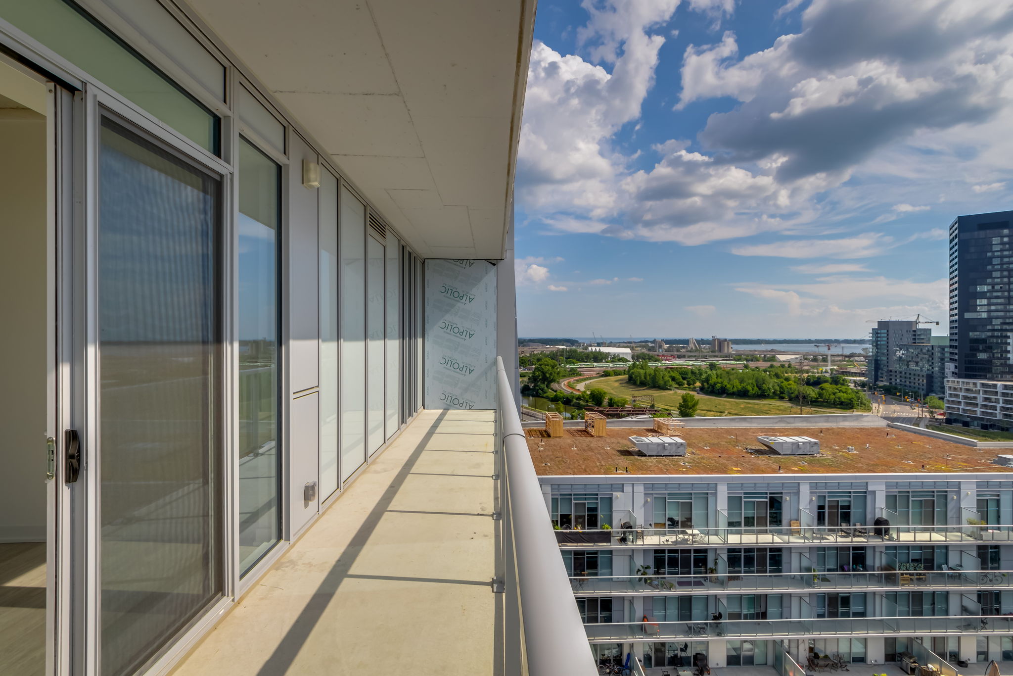 Toronto property showcase — delivered property photograph 25