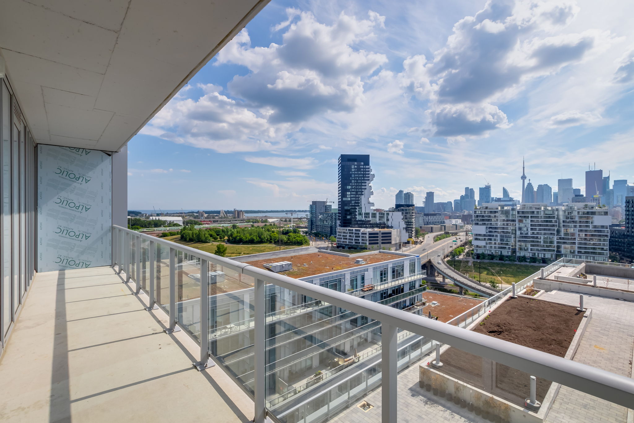 Toronto property showcase — delivered property photograph 24