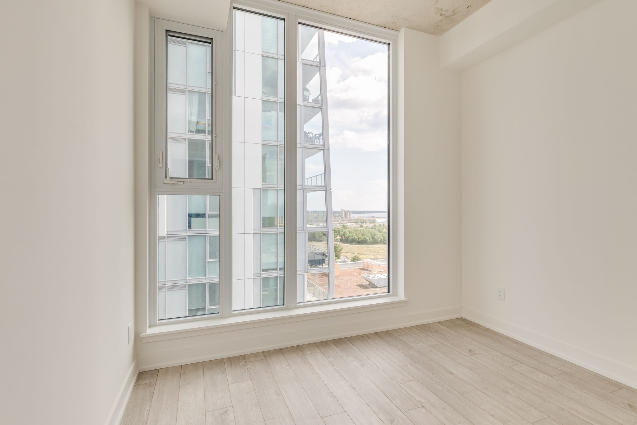 Toronto property showcase — delivered property photograph 14