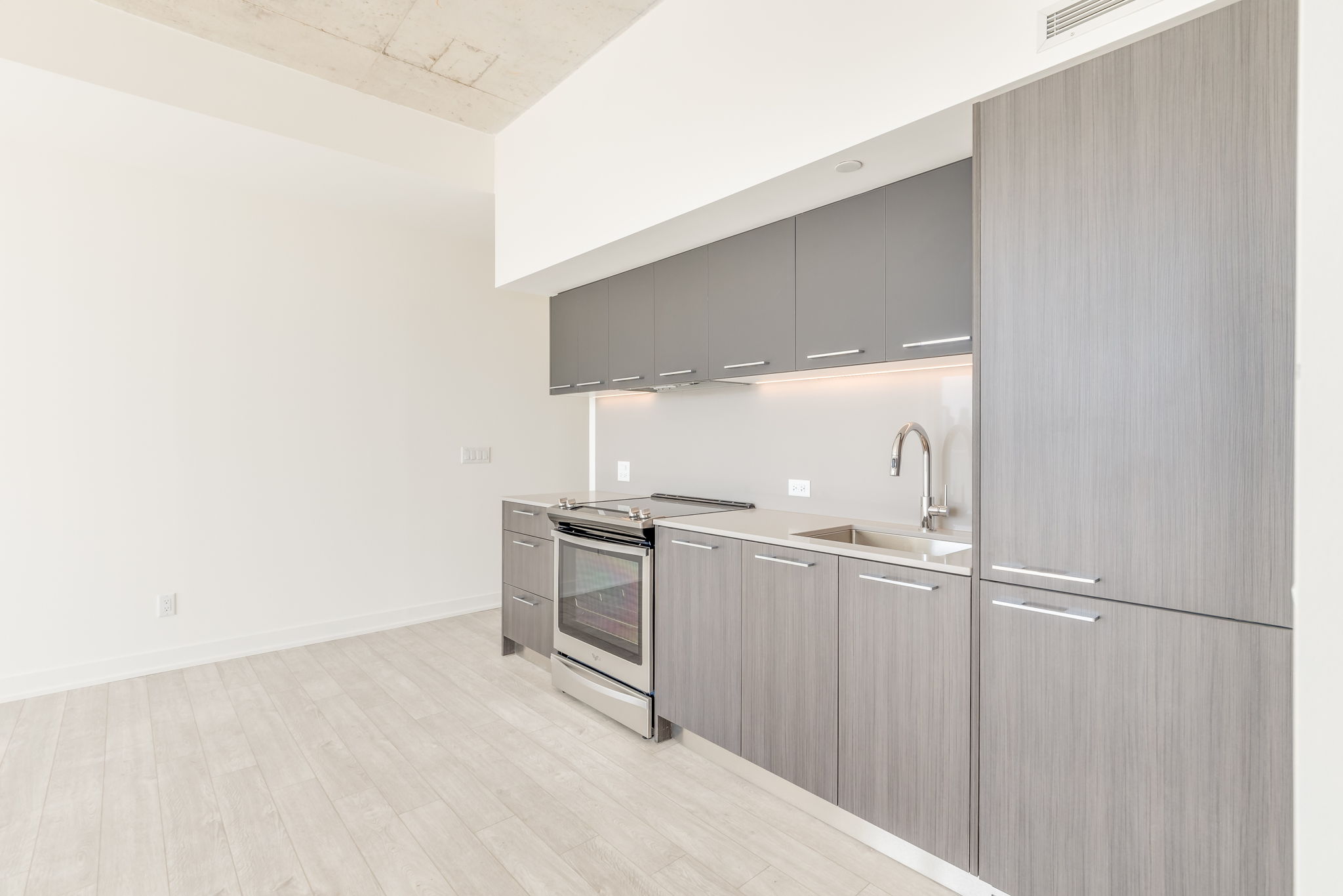 Toronto property showcase — delivered property photograph 6