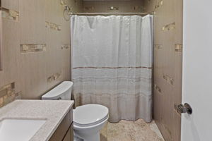  Photo 30