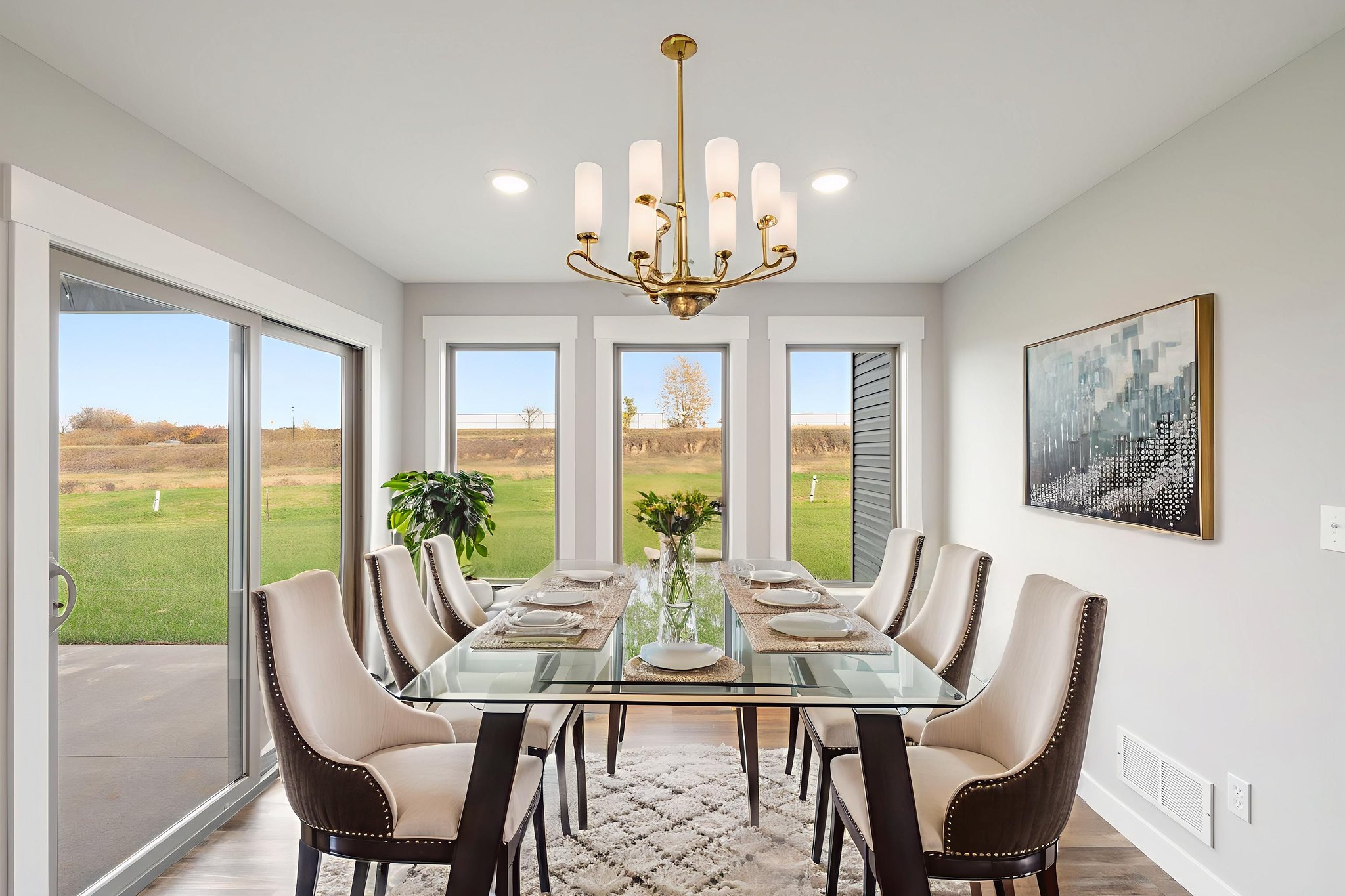 DSC03245 virtually staged.jpeg