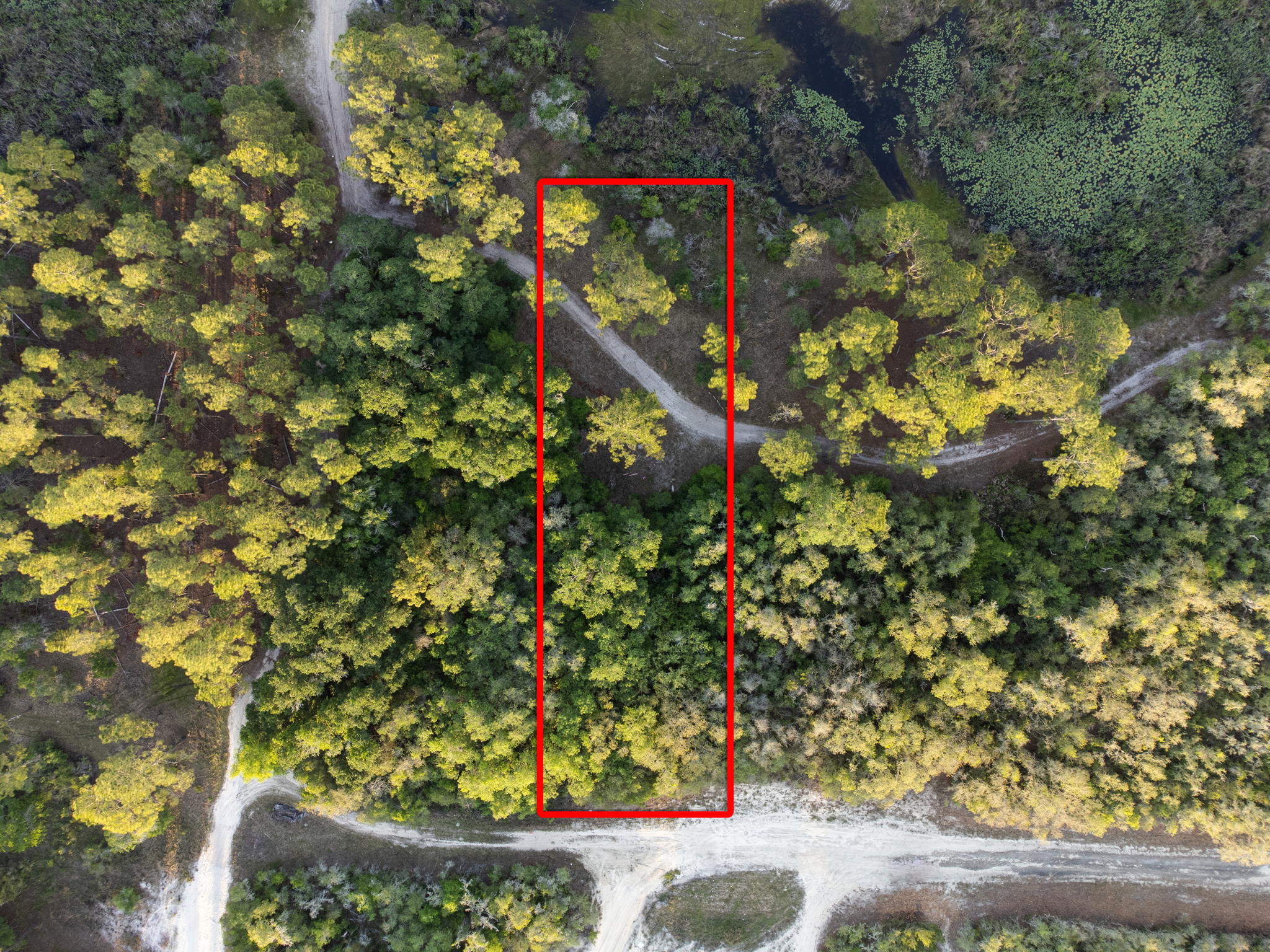 * Property lines depicted are an approximation. This information is not intended to replace surveys or engineering reports.