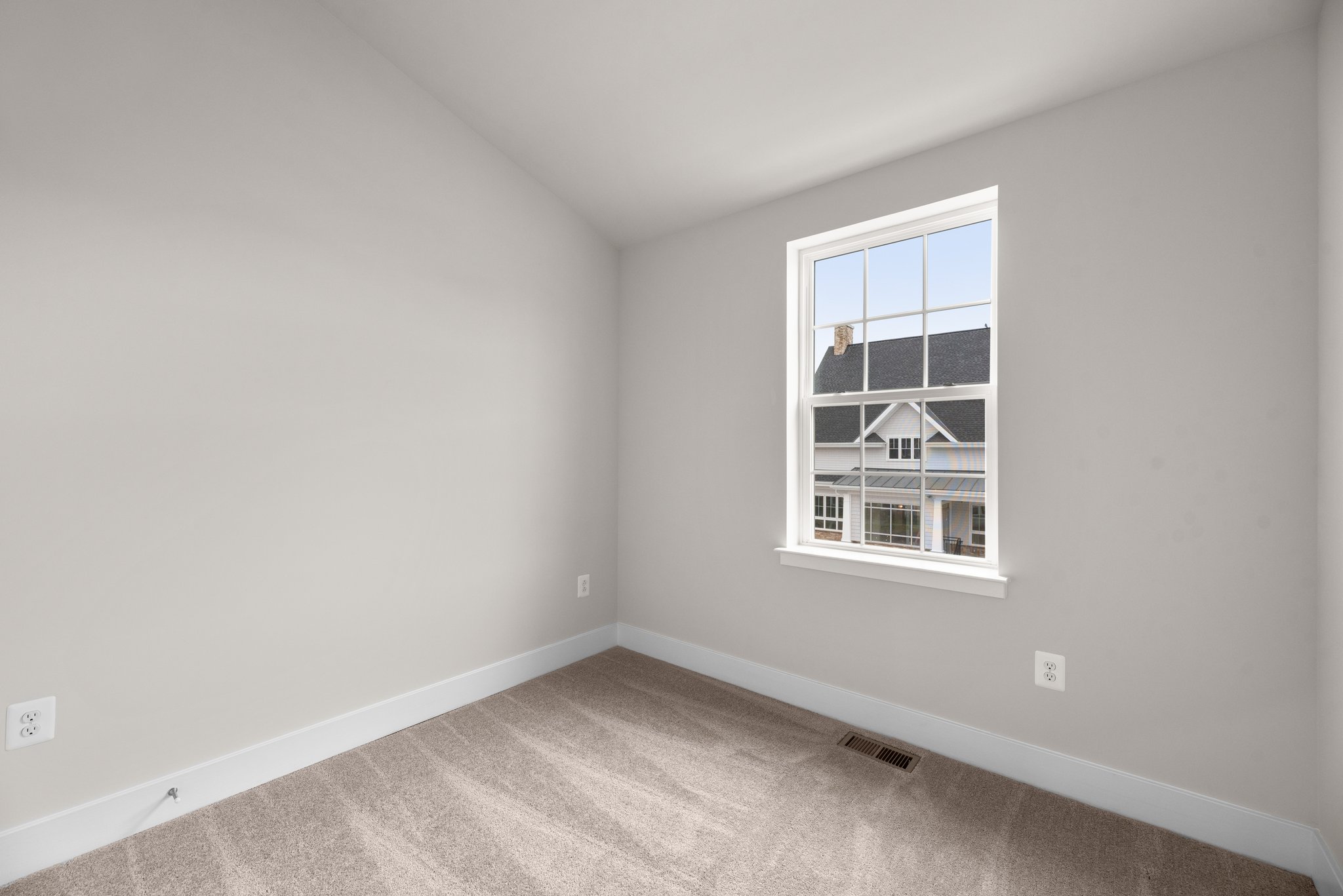 28. Upper bedroom.jpg