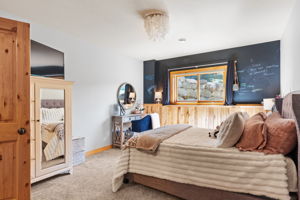  Photo 70