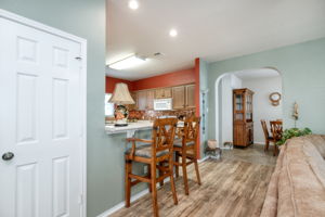 Kitchen/Breakfast Bar