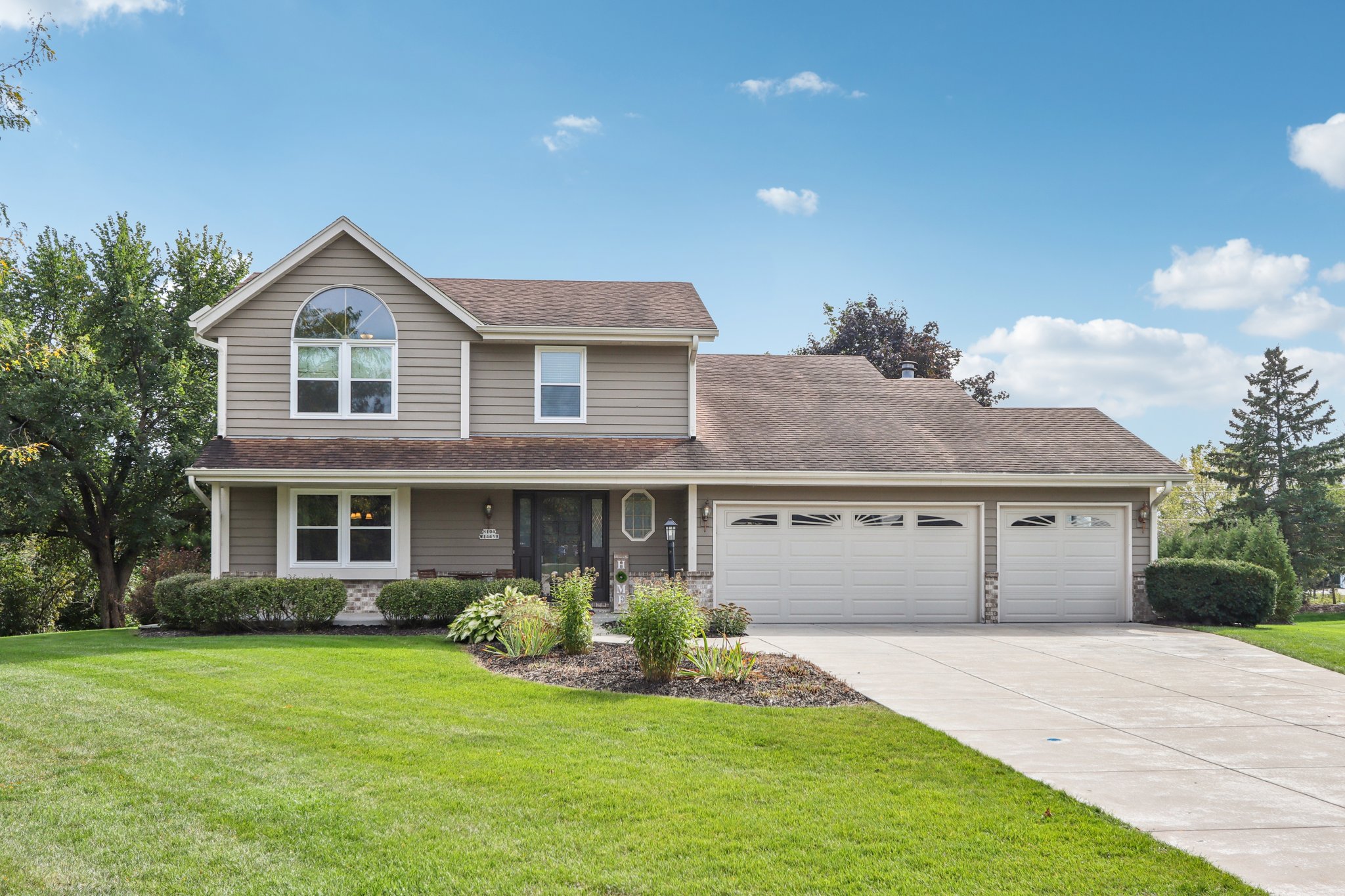 N104W14459 Heritage Hills Pkwy-S0210-011.jpg