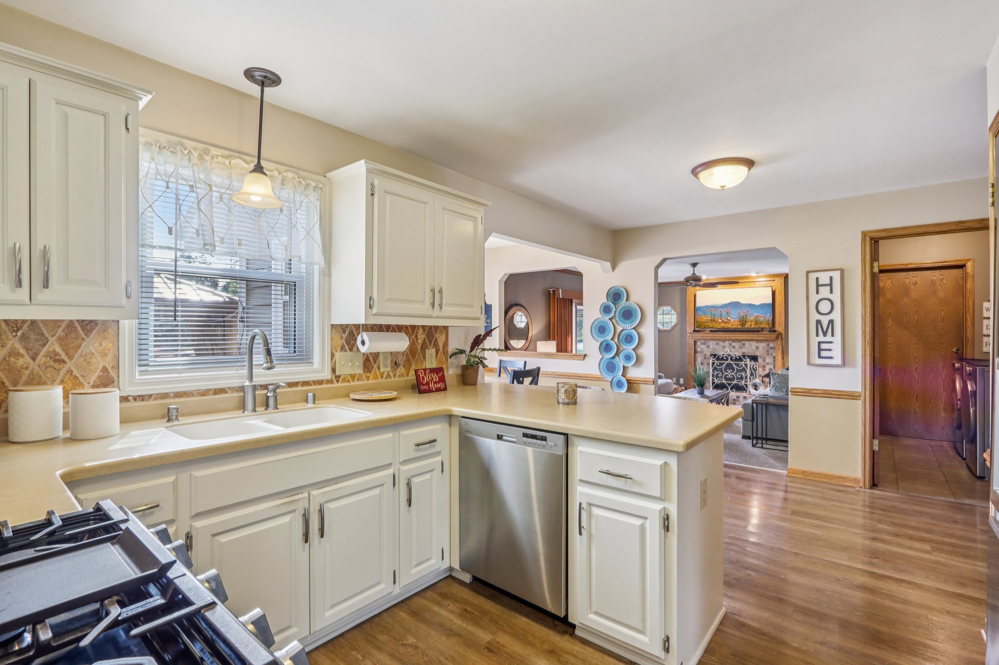 N104W14459 Heritage Hills Pkwy-S0210-024.jpg