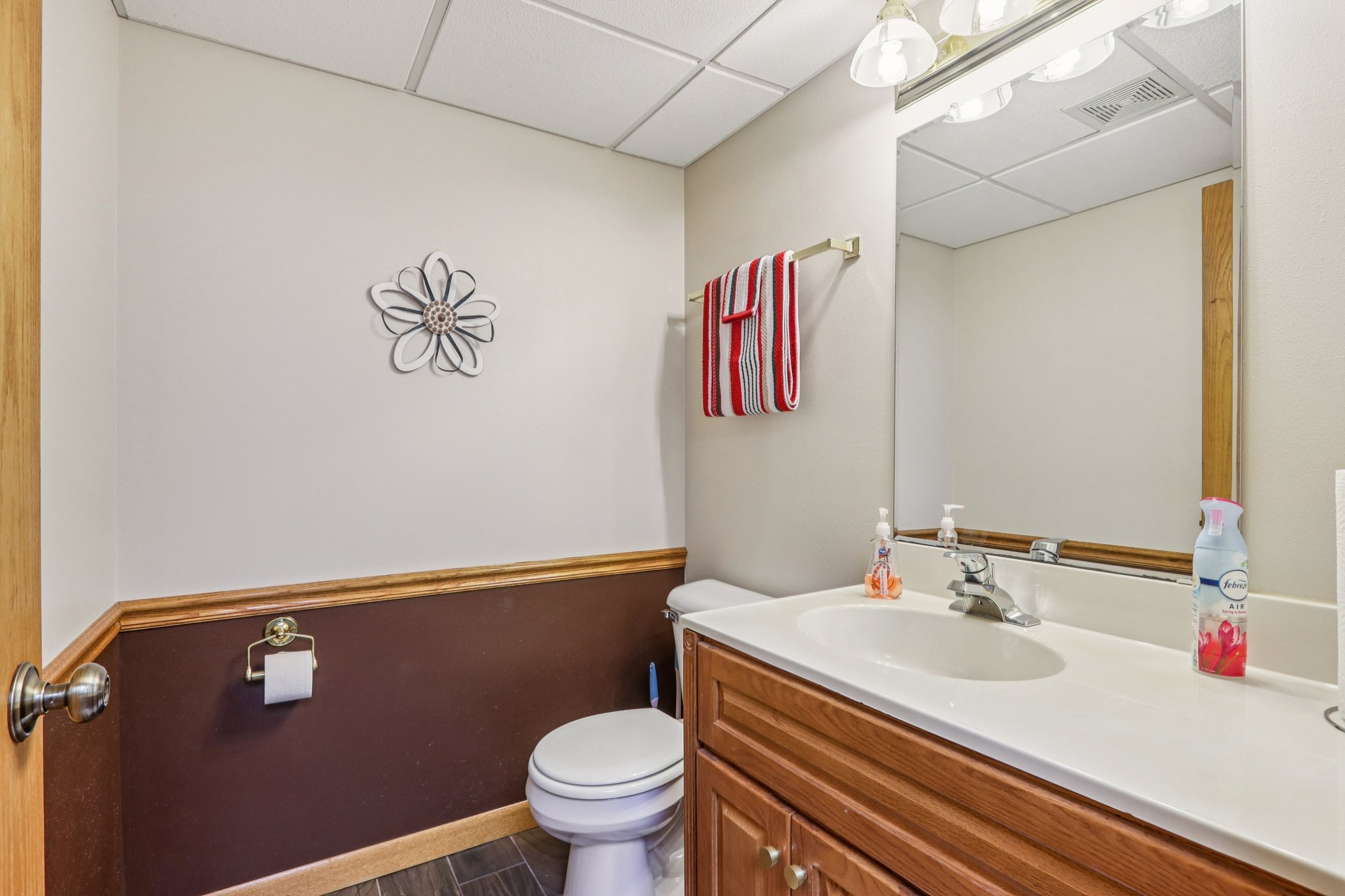 N104W14459 Heritage Hills Pkwy-S0210-032.jpg