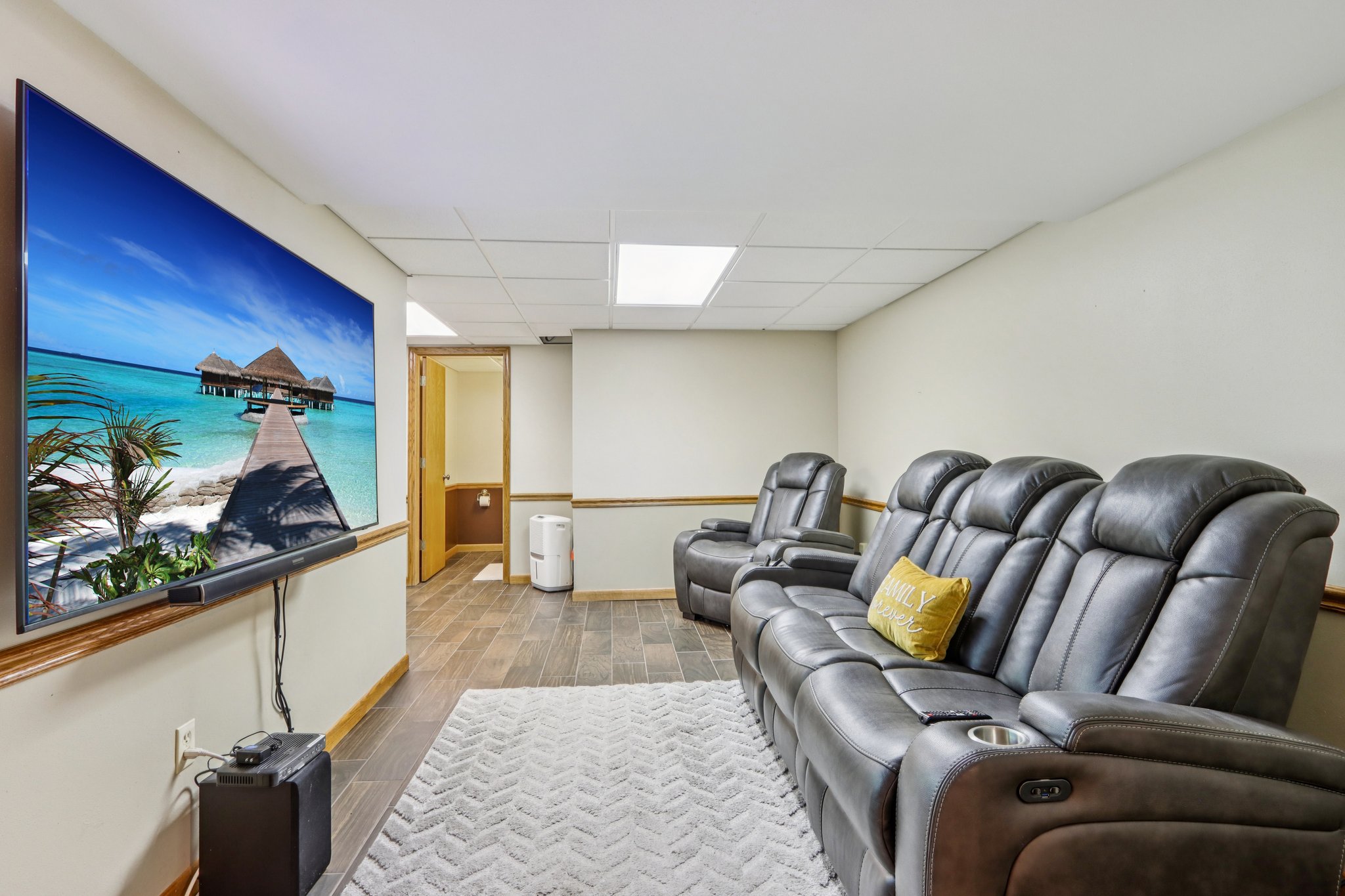 N104W14459 Heritage Hills Pkwy-S0210-033.jpg