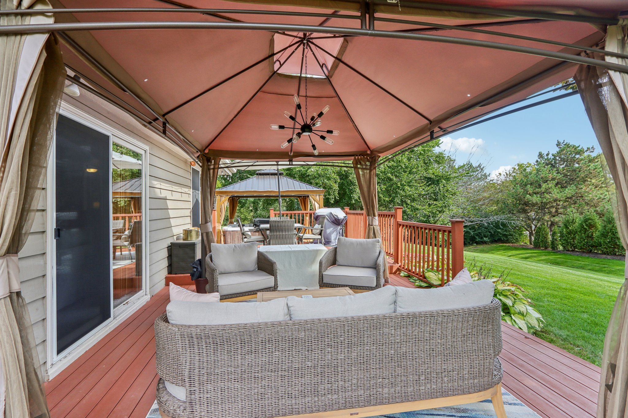N104W14459 Heritage Hills Pkwy-S0210-063.jpg