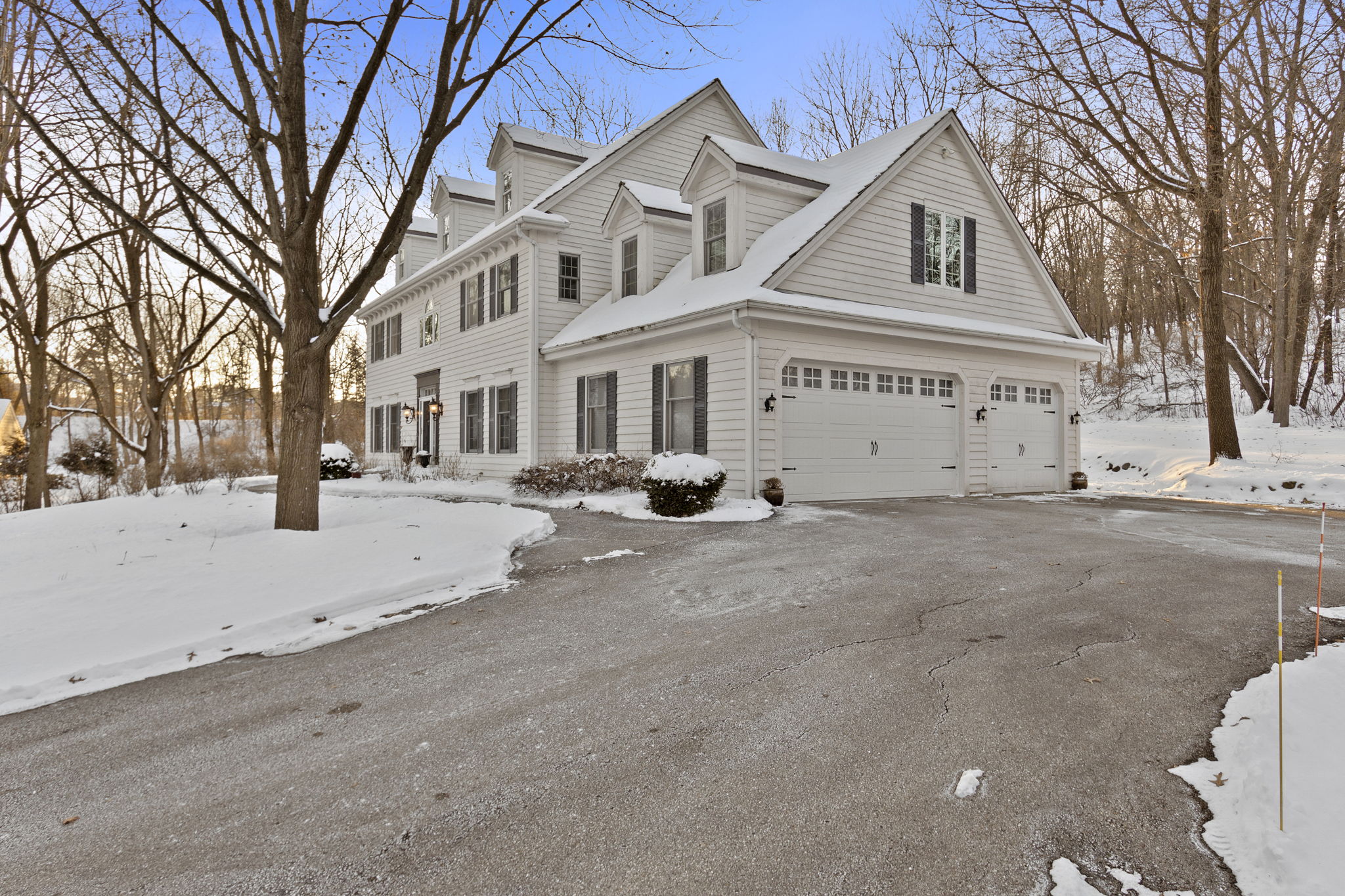 N14W30472 Willow Hill Rd, Delafield, WI 53018 | K & K Productions