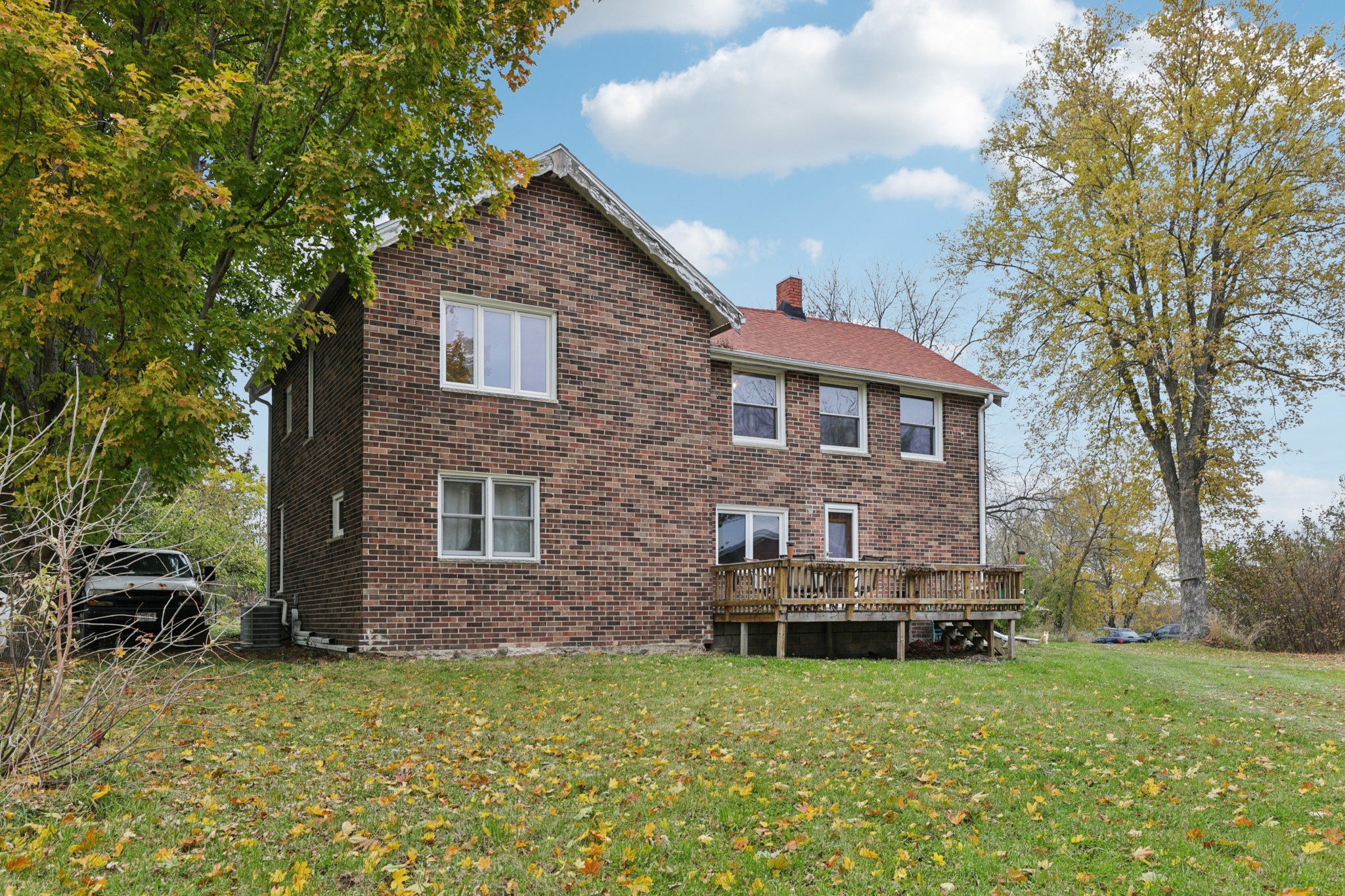 N2302 N Kohn Rd-S0111-003.jpg