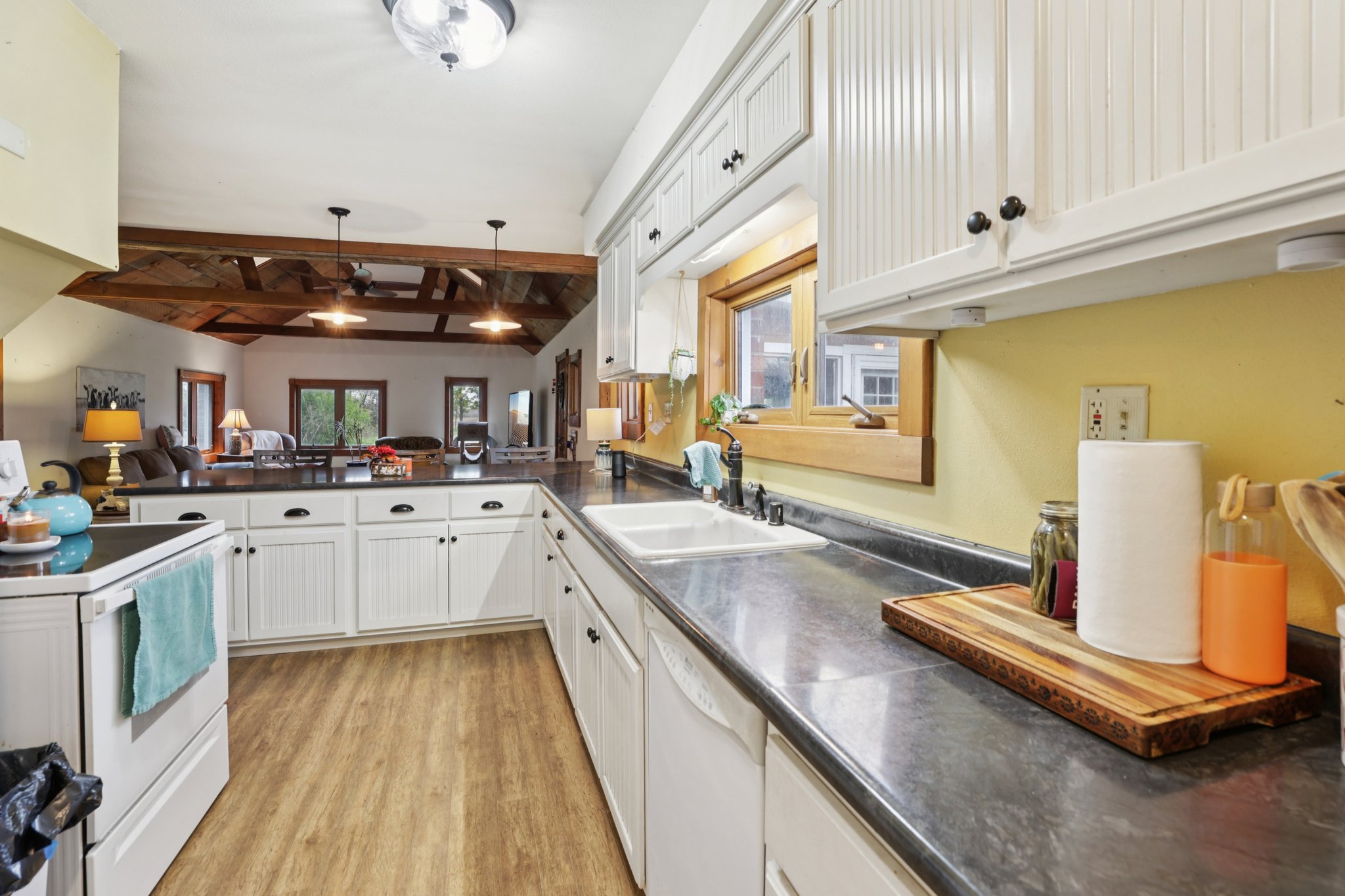 N2302 N Kohn Rd-S0111-019.jpg