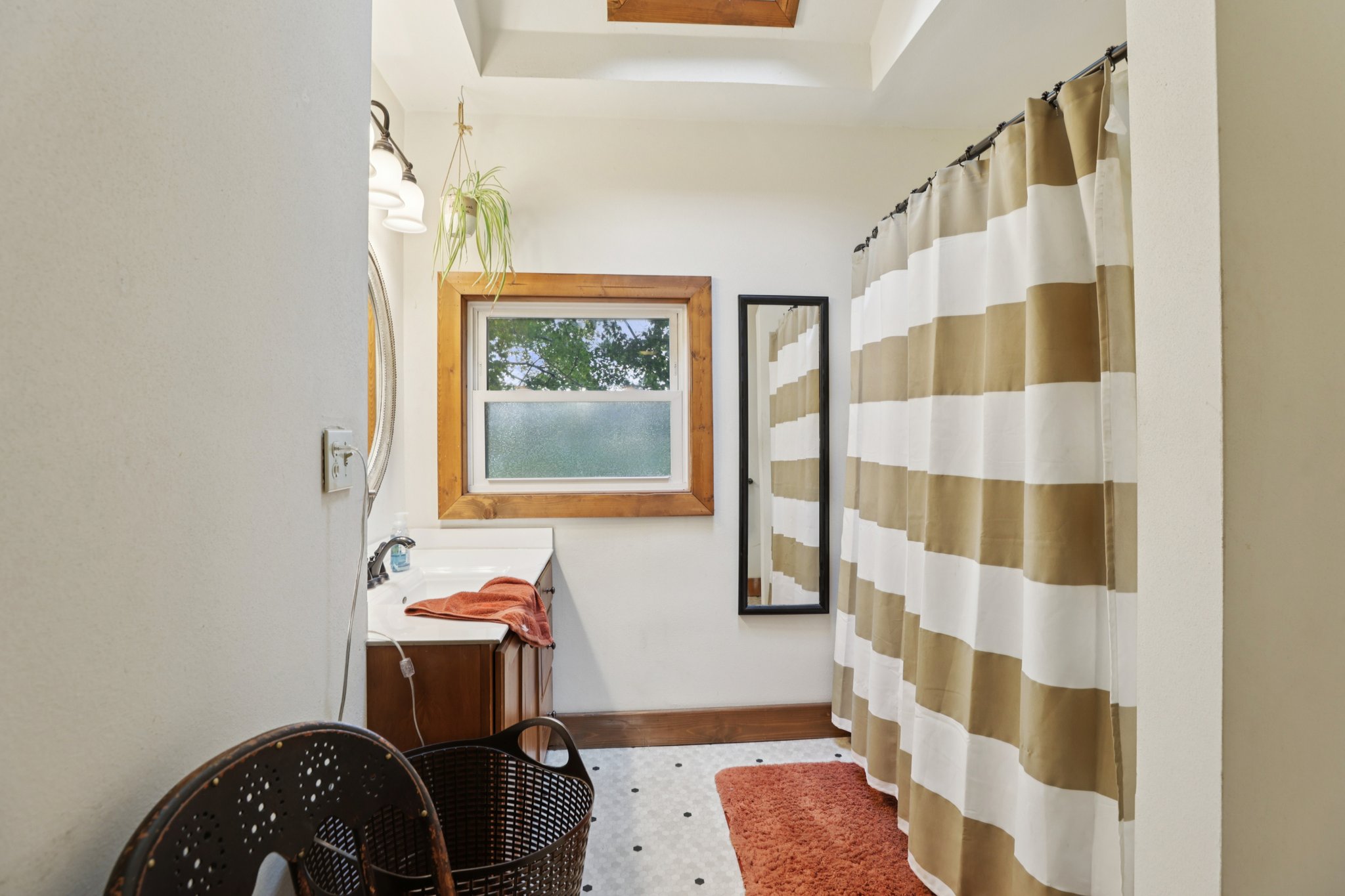 N2302 N Kohn Rd-S0111-024.jpg