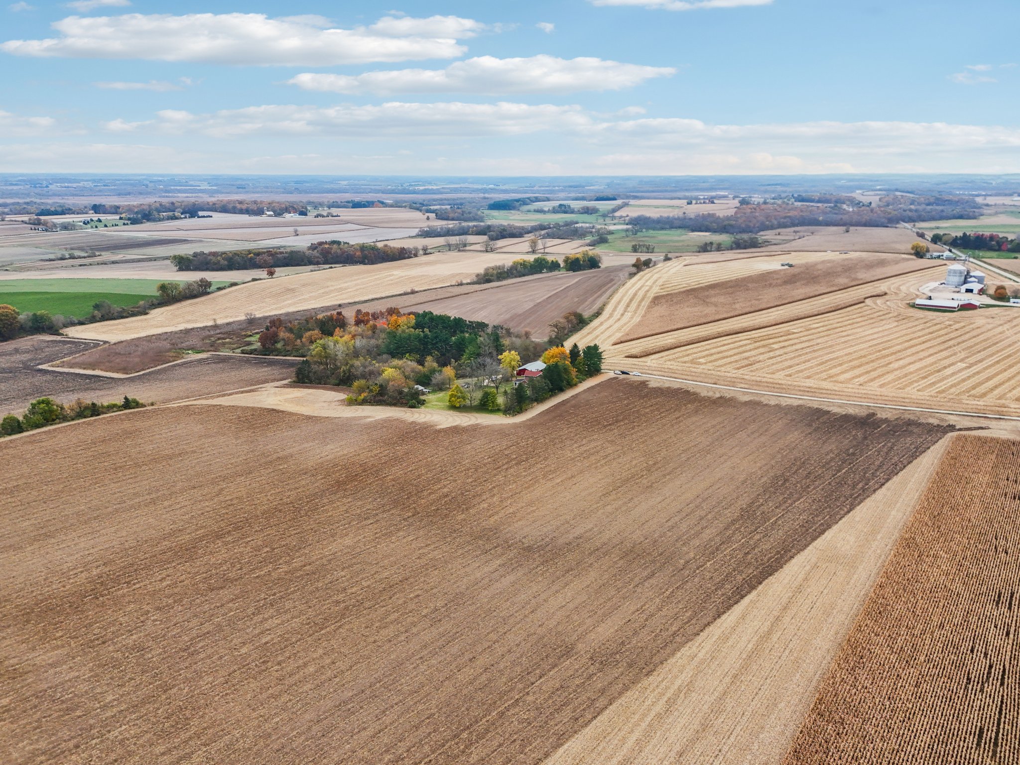 N2302 N Kohn Rd-S0111-056.jpg