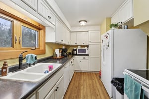 N2302 N Kohn Rd-S0111-017.jpg