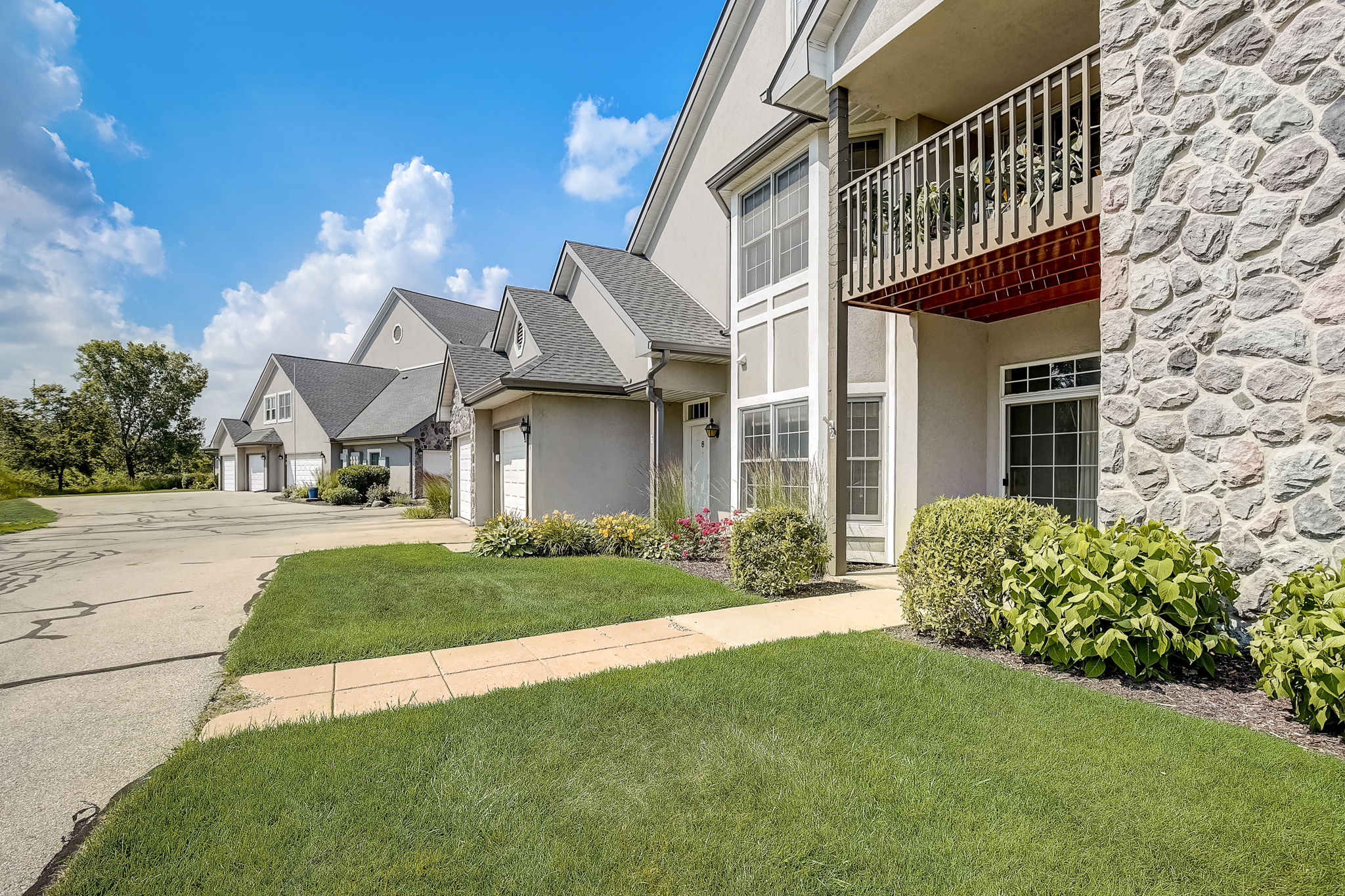 N30W23027 Pineview Cir, Pewaukee, WI 53072 ShowingTime+ Listing Media