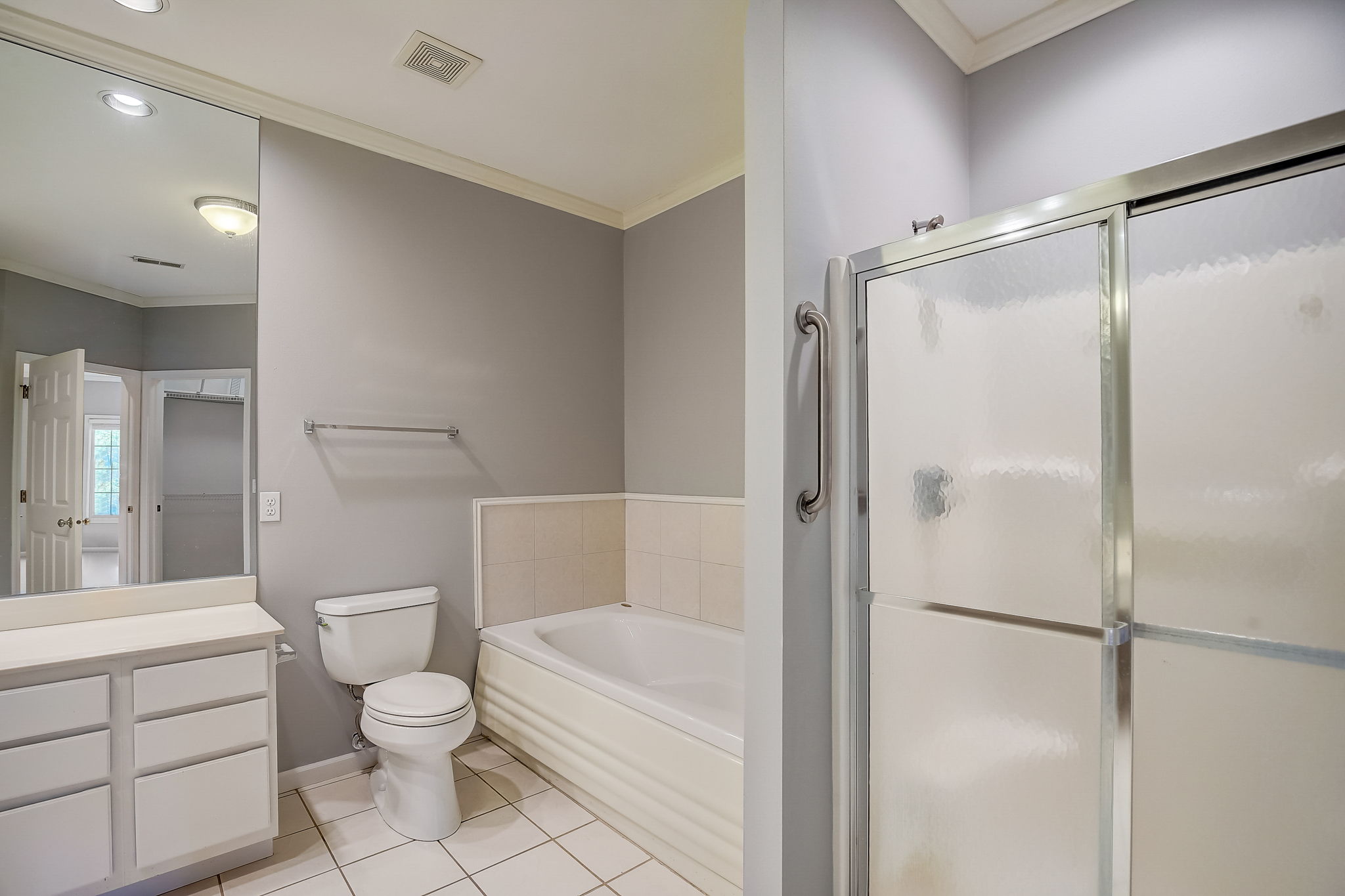 N30W23027 Pineview Cir, Pewaukee, WI 53072 ShowingTime+ Listing Media