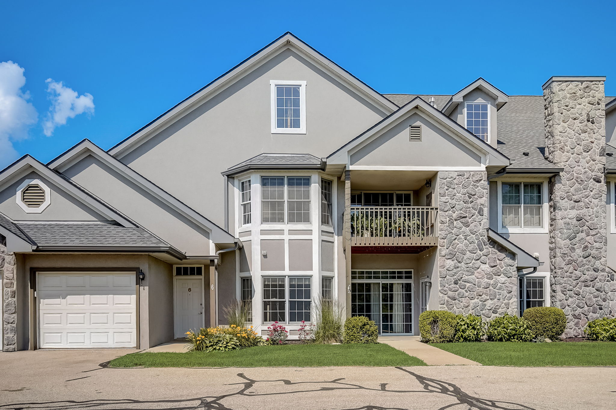 N30W23027 Pineview Cir, Pewaukee, WI 53072 ShowingTime+ Listing Media