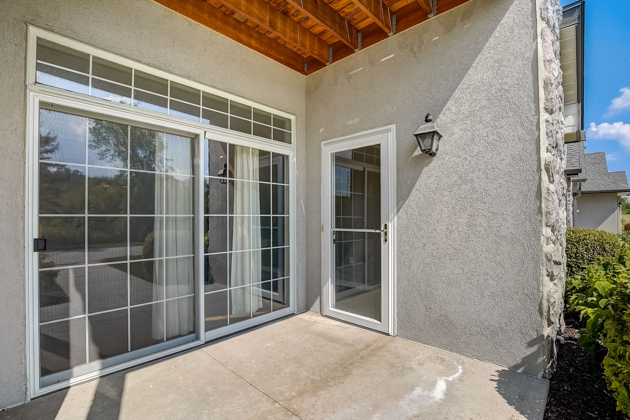 N30W23027 Pineview Cir, Pewaukee, WI 53072 ShowingTime+ Listing Media