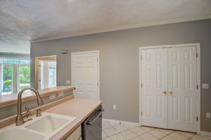 Pineview Cir-025
