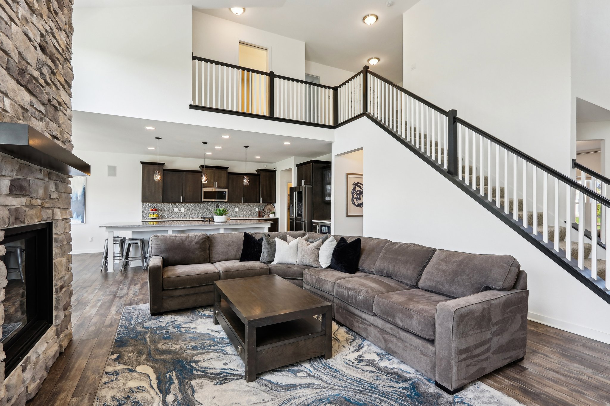 N3W27755 Cloverland Ln-1305-009.jpg