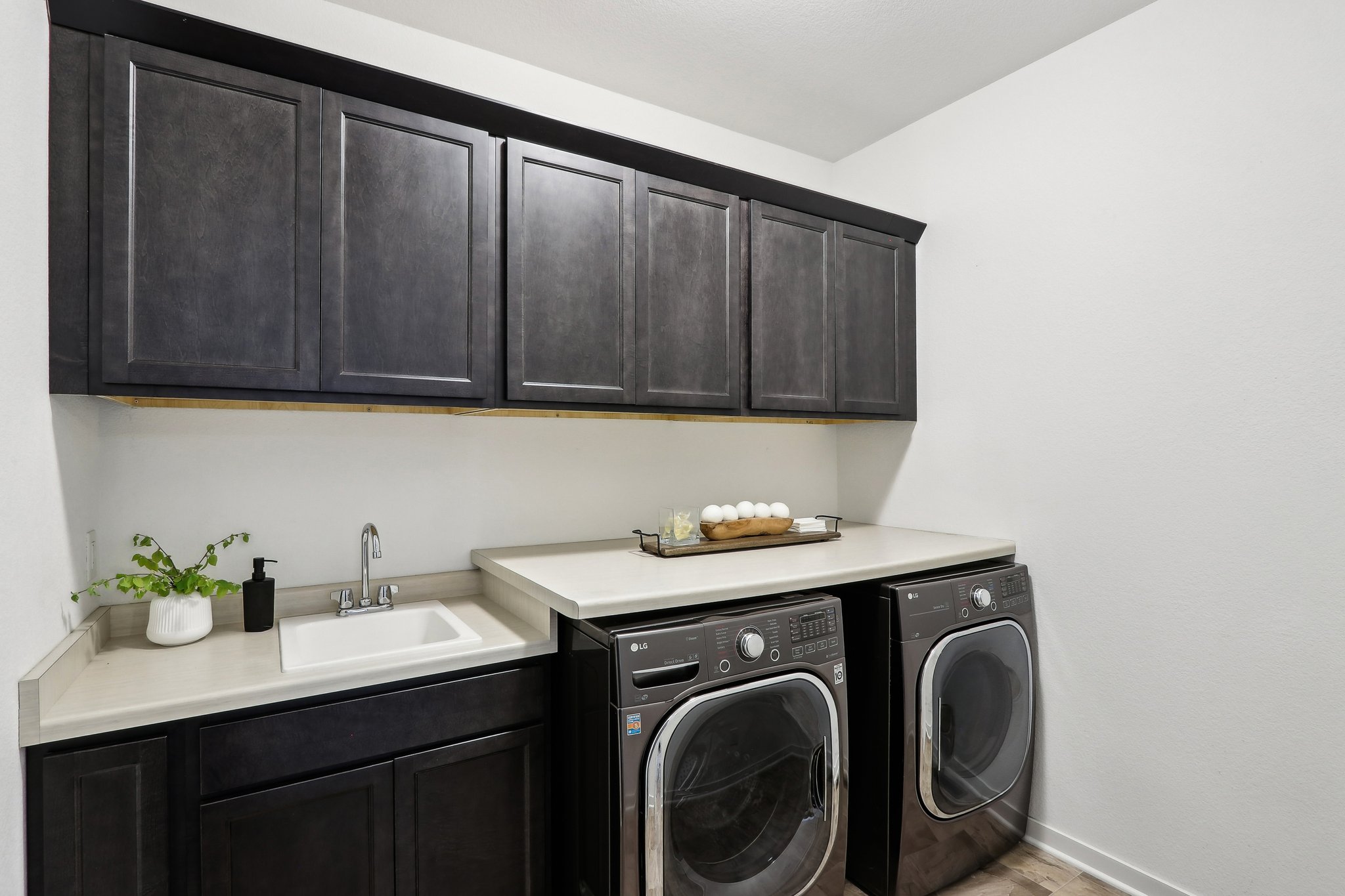N3W27755 Cloverland Ln-1305-025.jpg