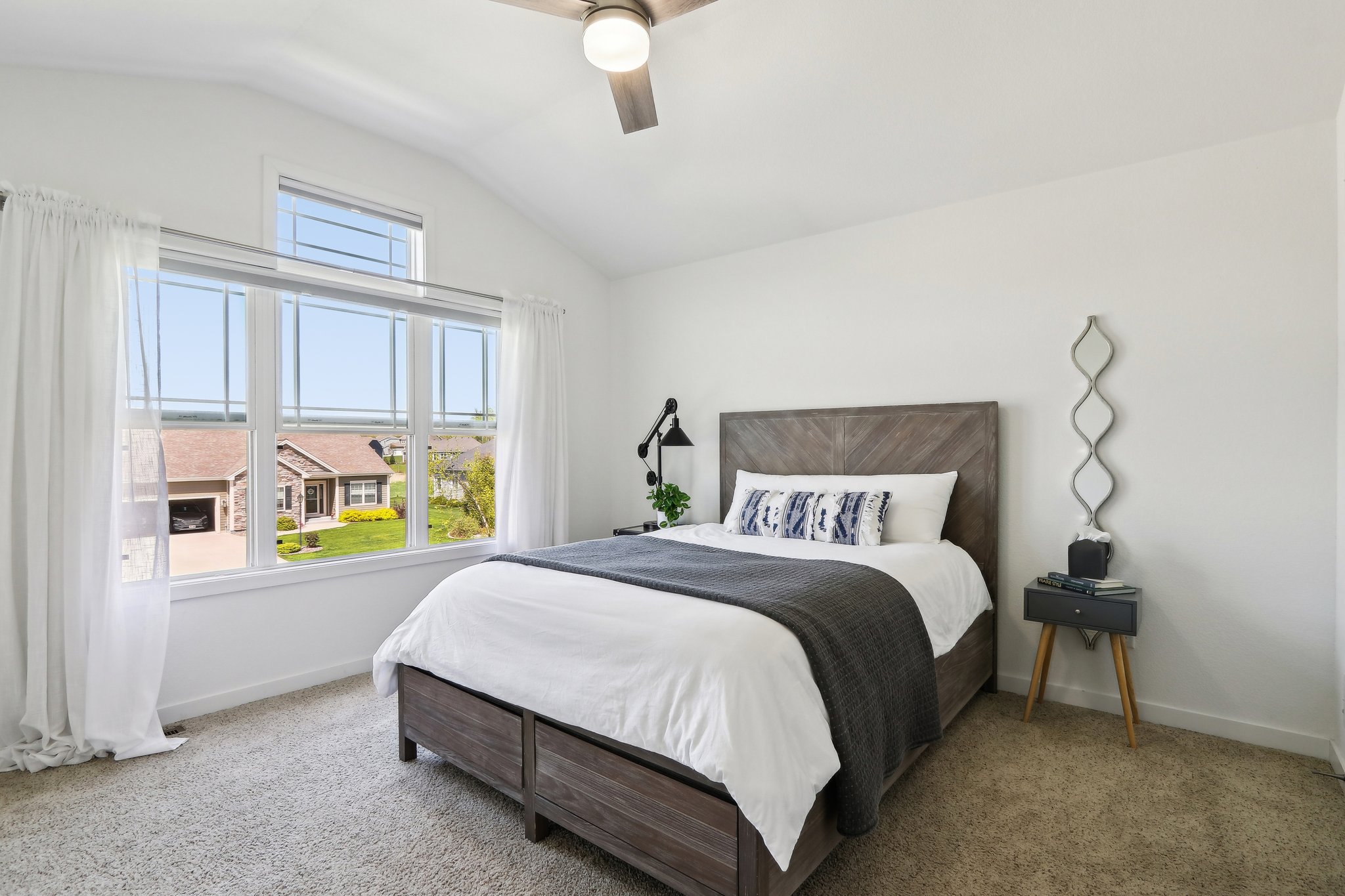 N3W27755 Cloverland Ln-1305-040.jpg