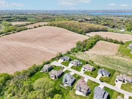 N3W27755 Cloverland Ln-1305-104.jpg