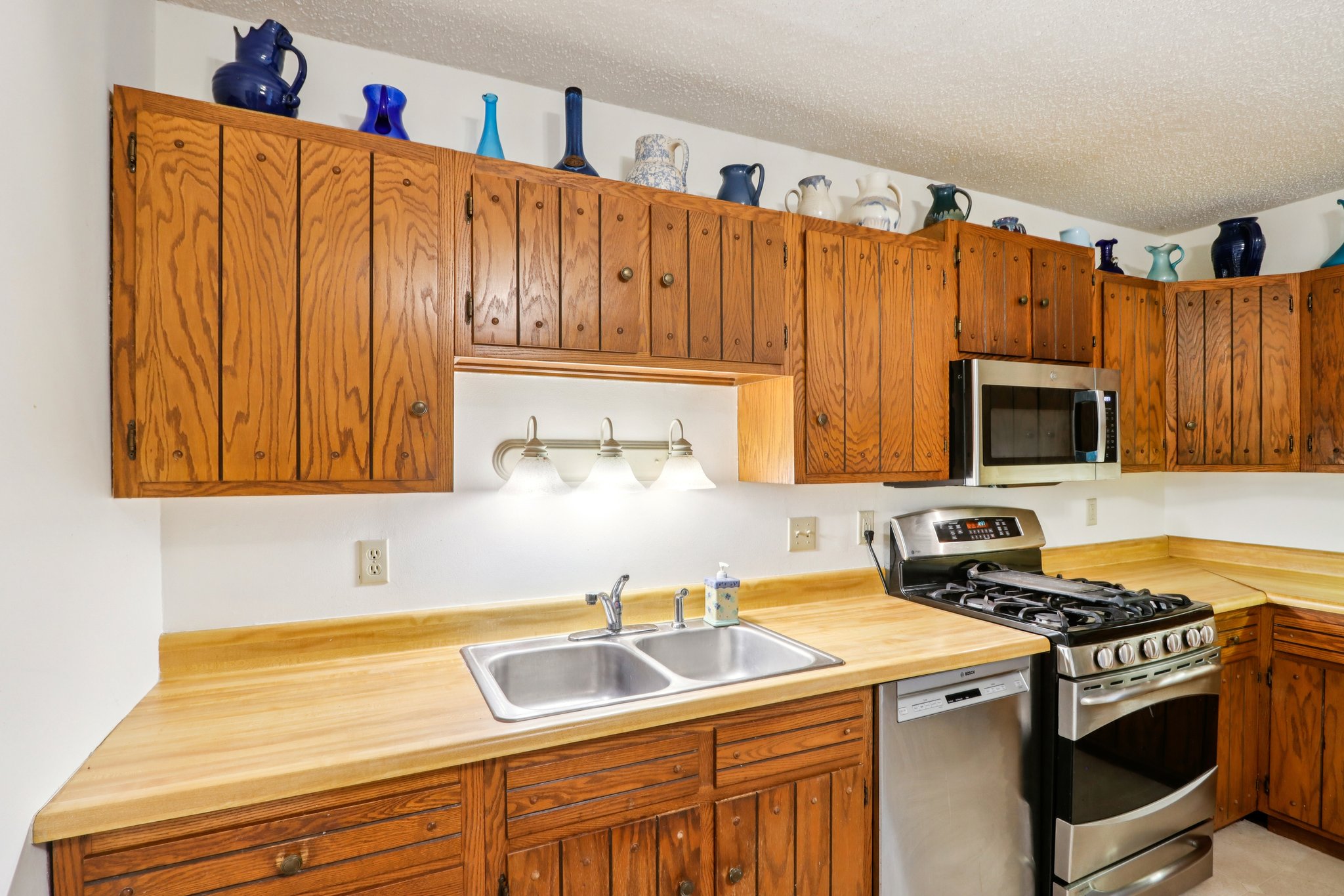N4386 Friedel Ave-S0509-024.jpg