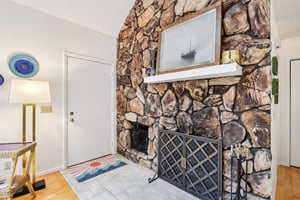 N4386 Friedel Ave-S0509-014.jpg