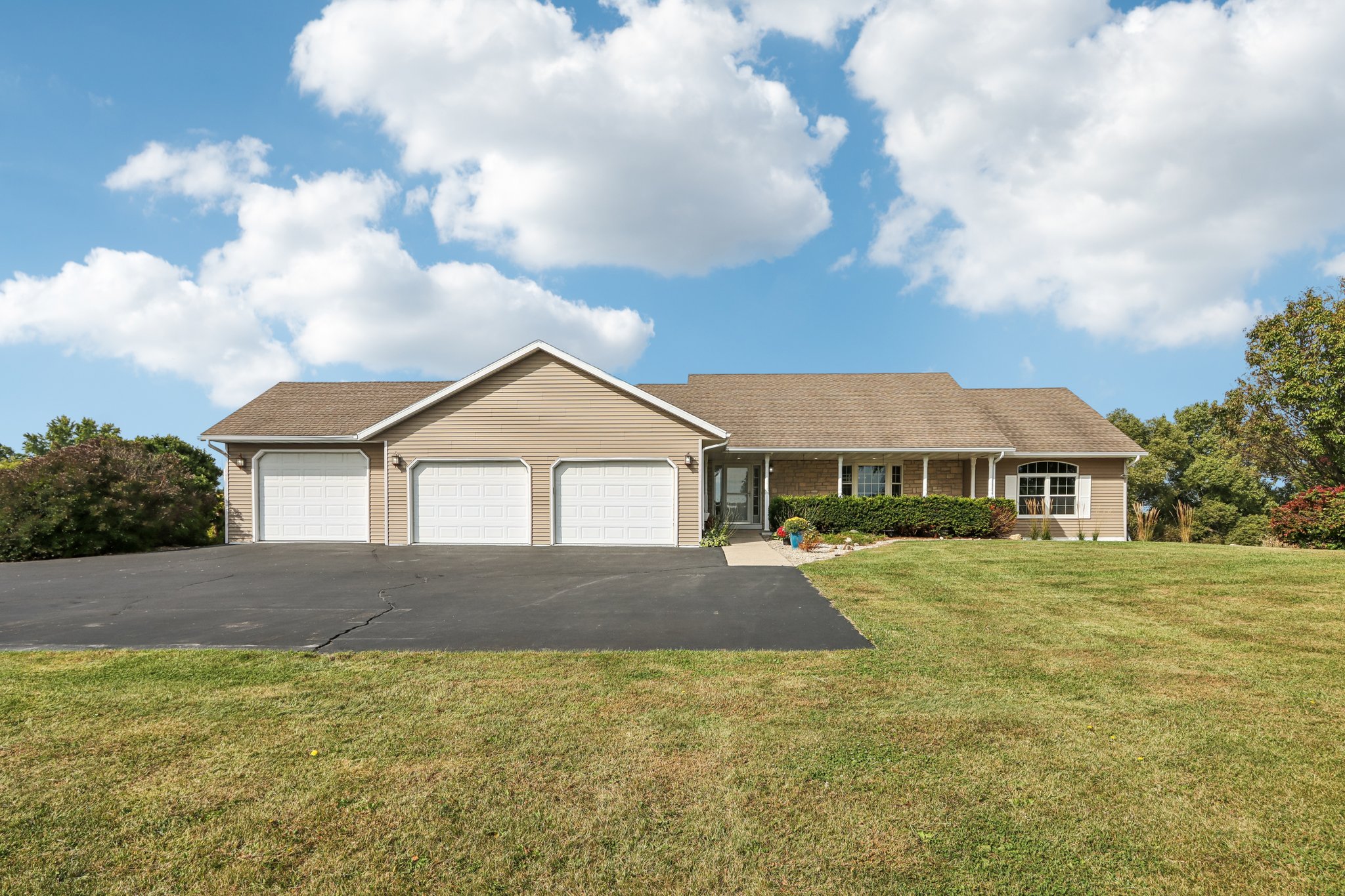 N5139 Granville Ct-S1109-001.jpg