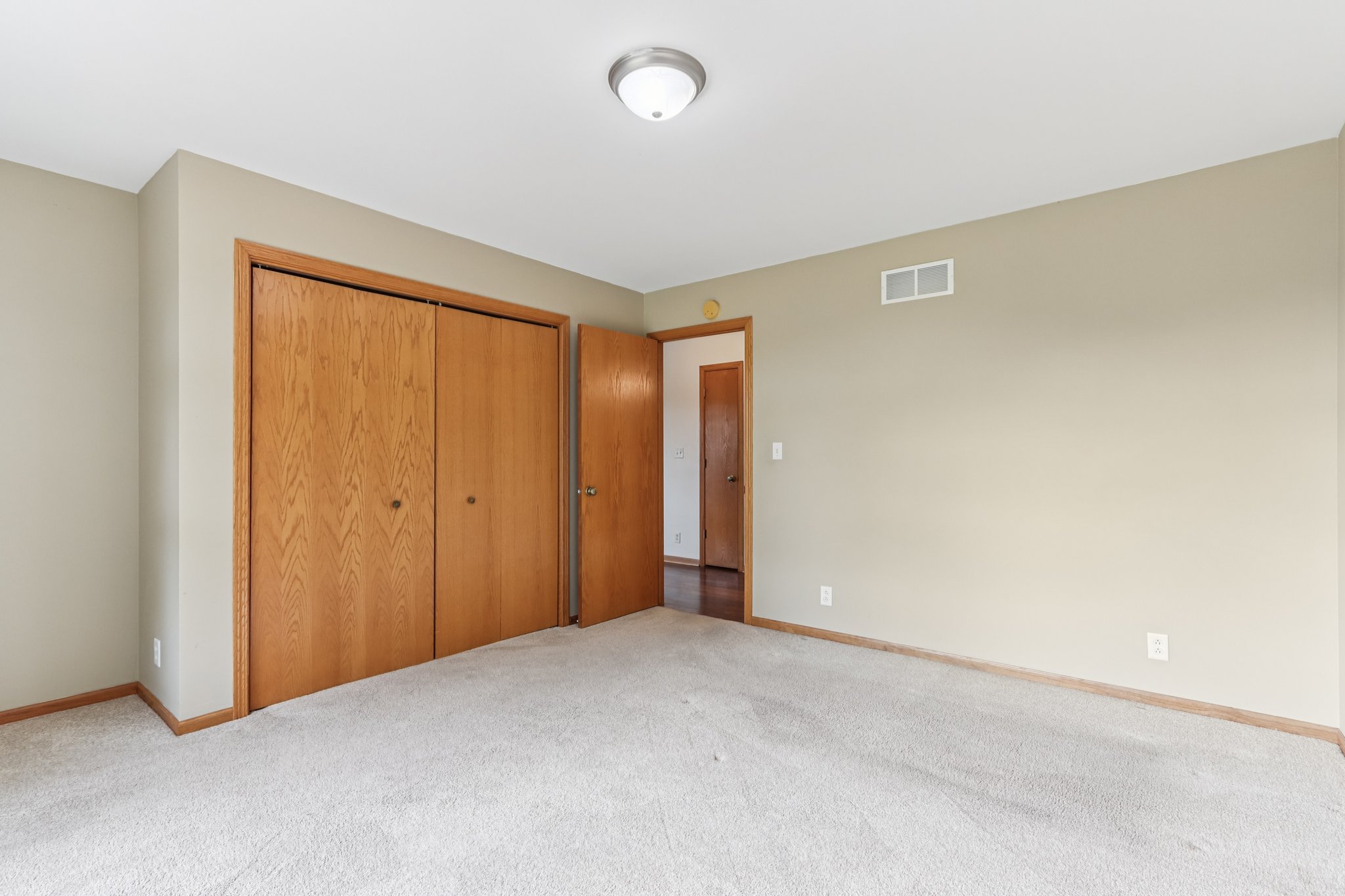 N5139 Granville Ct-S1109-038.jpg