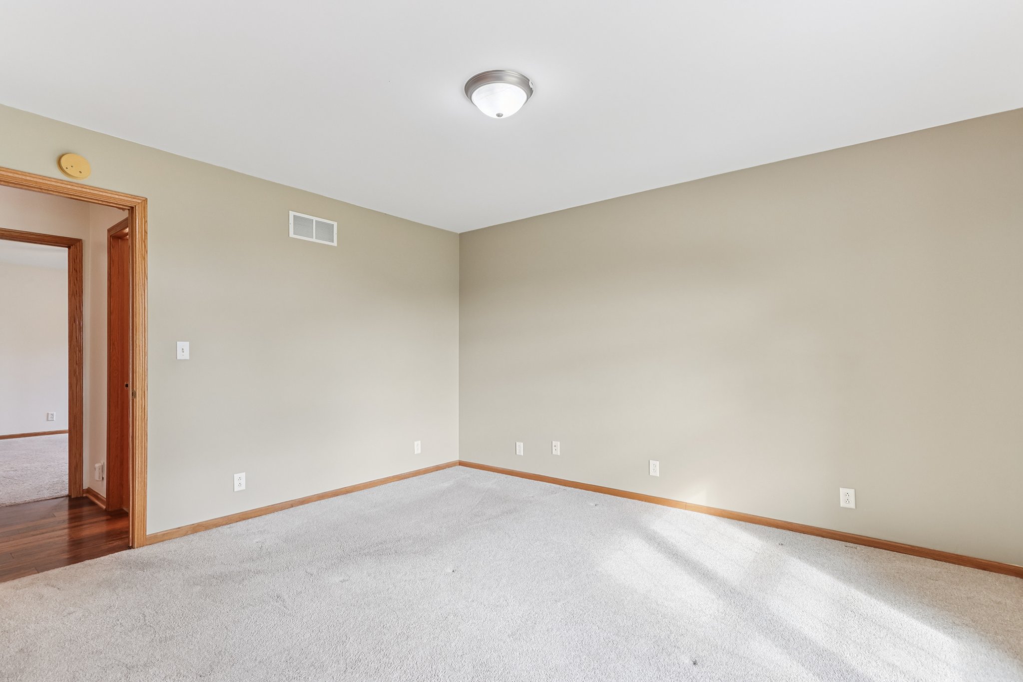 N5139 Granville Ct-S1109-039.jpg