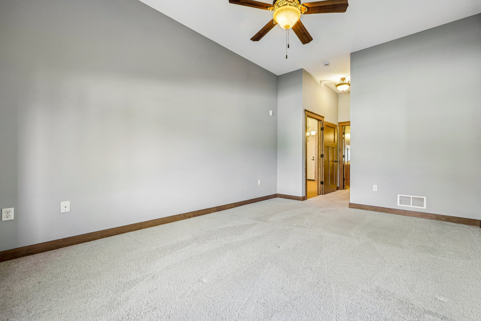 N51W34861 E Wisconsin Ave 1113-S3103-017.jpg