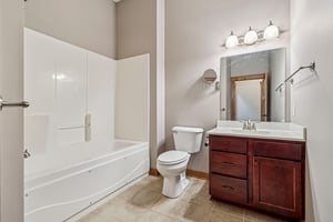 N51W34861 E Wisconsin Ave 1113-S3103-023.jpg