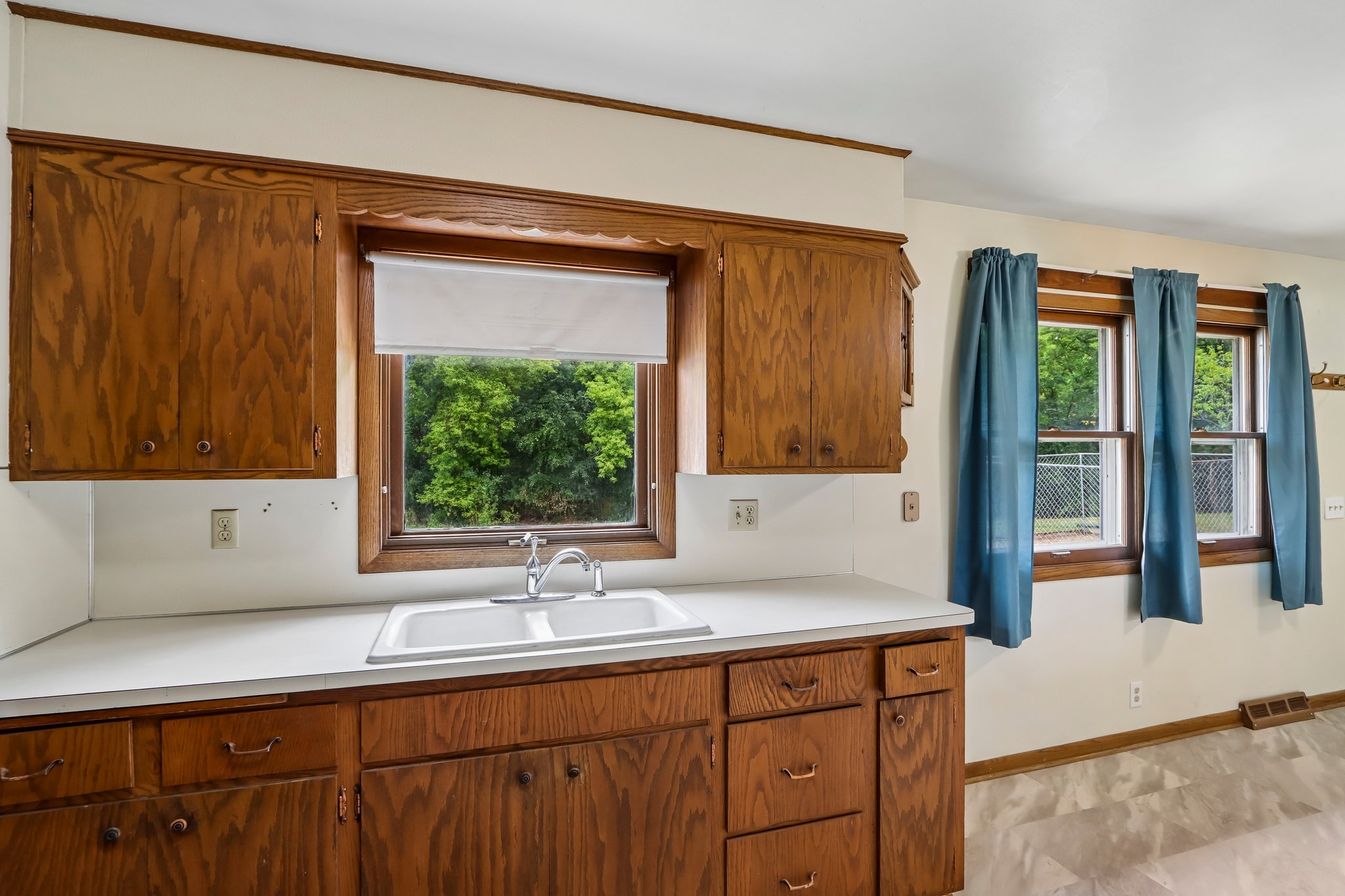 N5360 Bakertown Dr-S0108-018.jpg