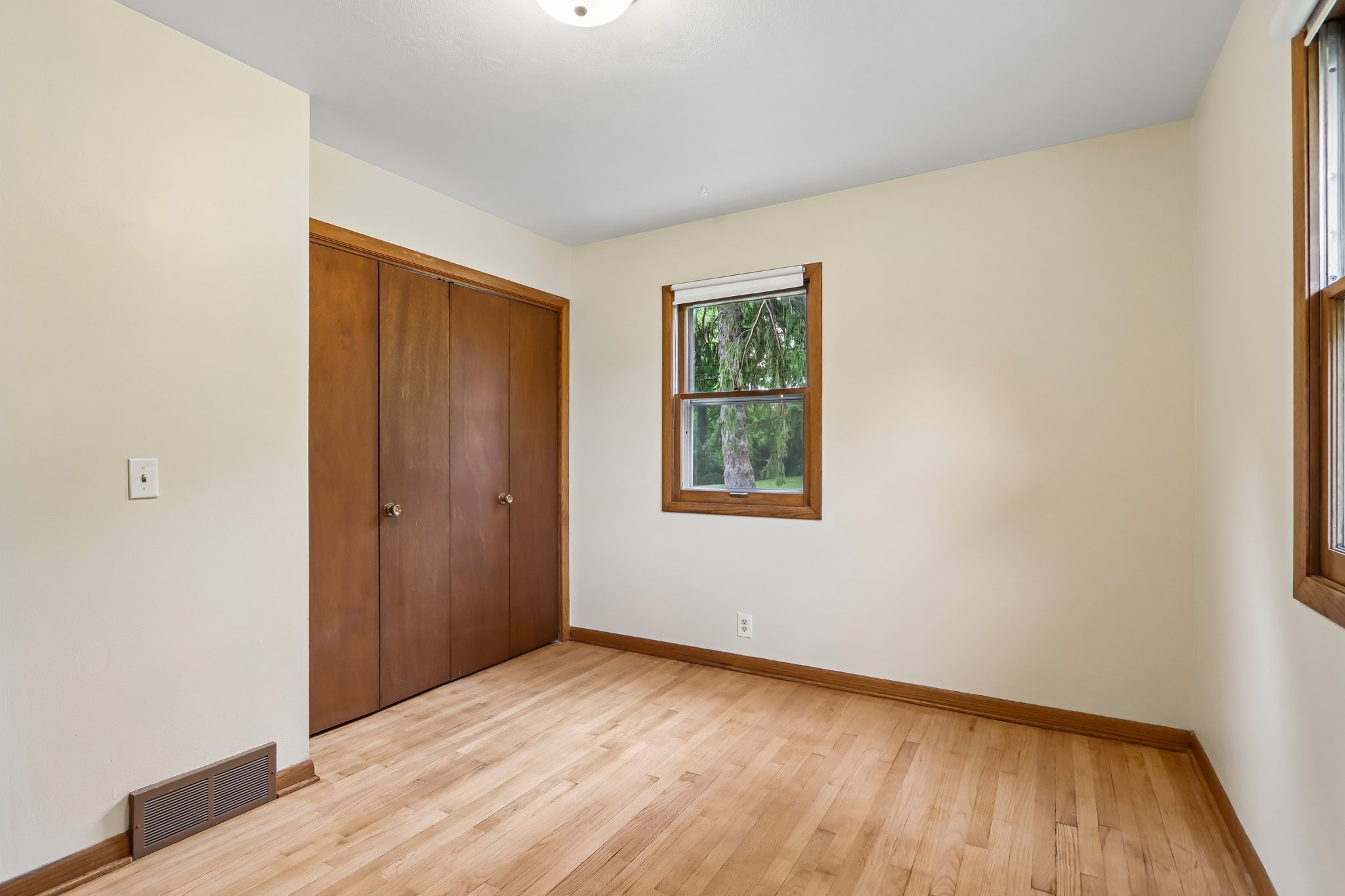 N5360 Bakertown Dr-S0108-024.jpg