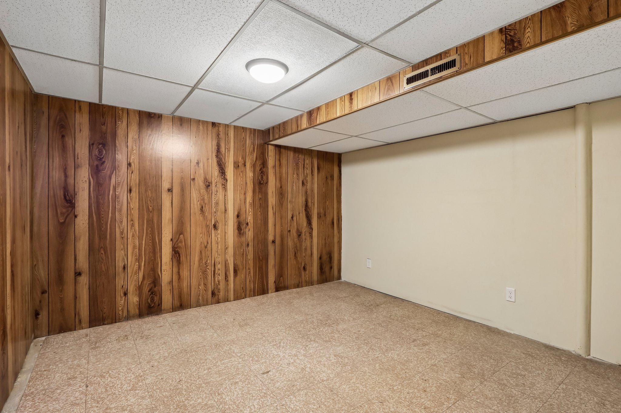 N5360 Bakertown Dr-S0108-035.jpg