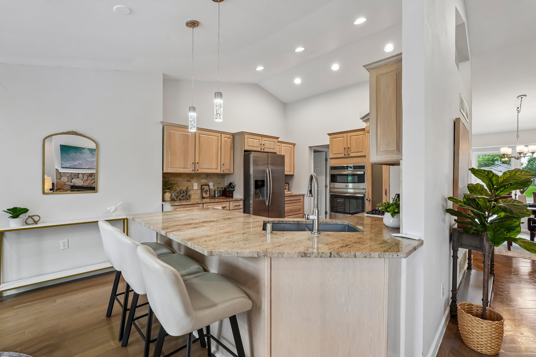 N64W13863 Cobblestone Dr-S1408-020.jpg