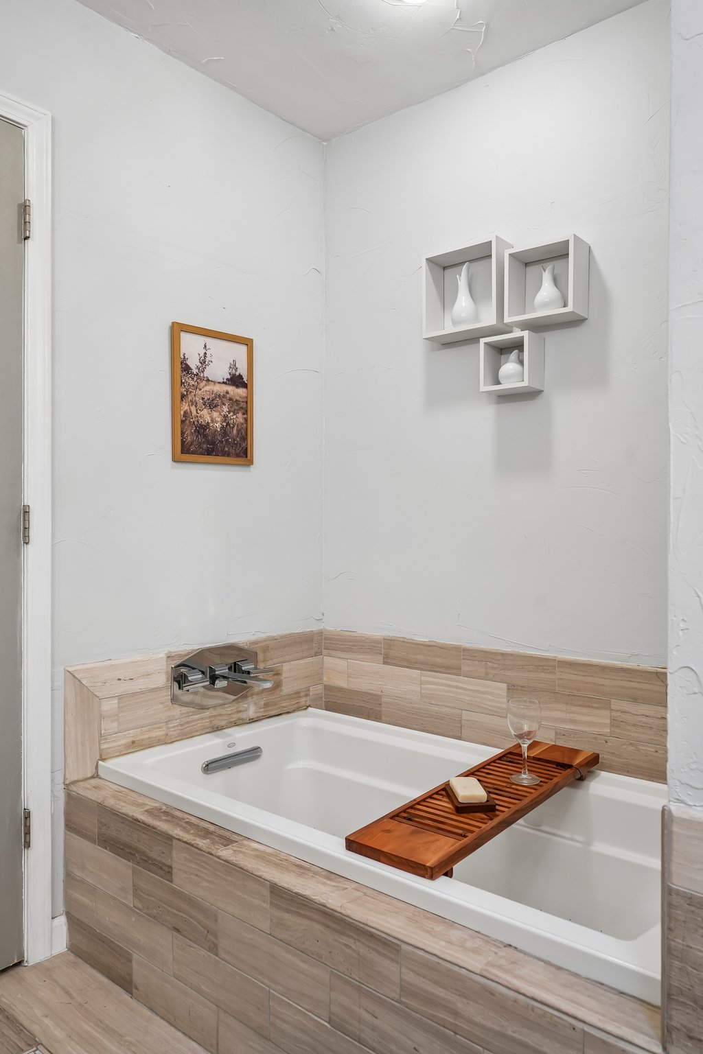 N64W13863 Cobblestone Dr-S1408-043.jpg