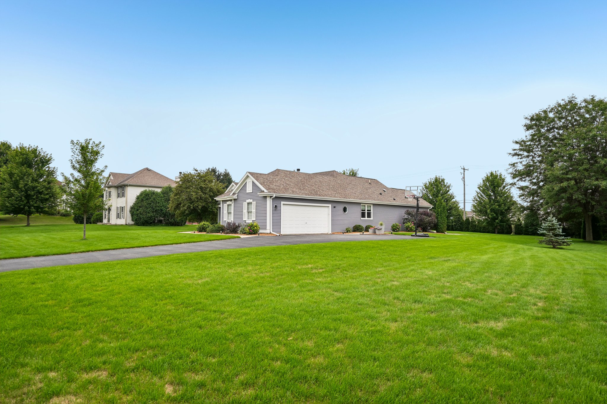 N64W13863 Cobblestone Dr-S1408-051.jpg