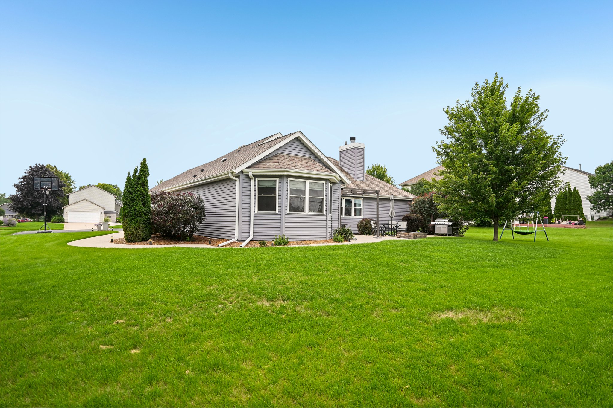 N64W13863 Cobblestone Dr-S1408-054.jpg