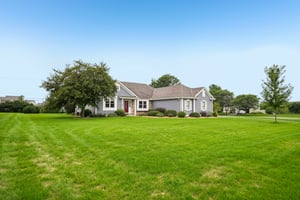 N64W13863 Cobblestone Dr-S1408-001.jpg