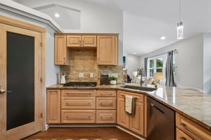 N64W13863 Cobblestone Dr-S1408-023.jpg