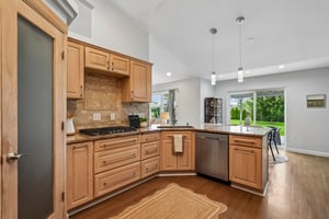 N64W13863 Cobblestone Dr-S1408-026.jpg