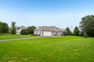 N64W13863 Cobblestone Dr-S1408-051.jpg