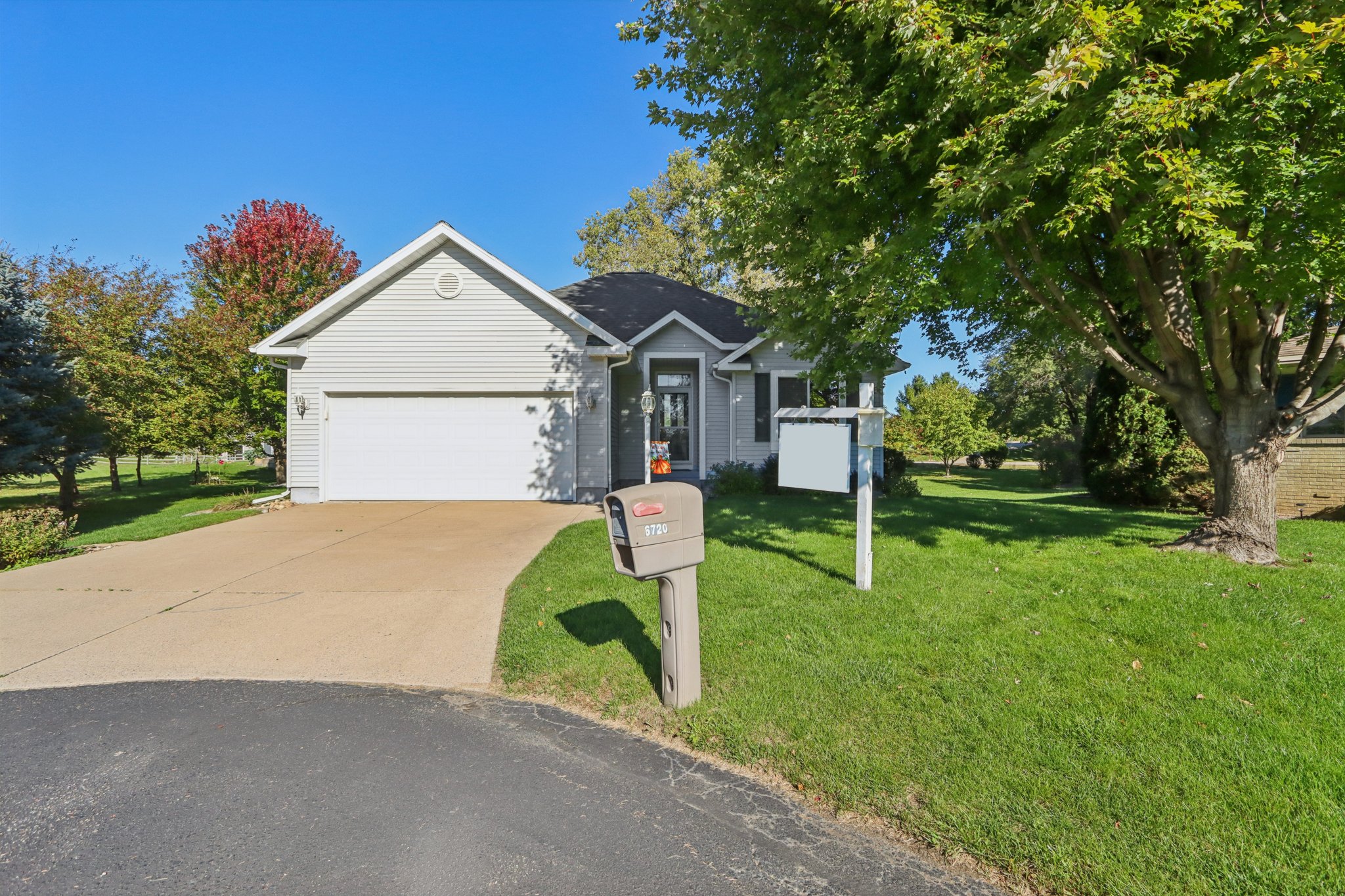 N6720 Clover Ln-S0910-004.jpg